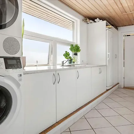 9 Person In * Skagen