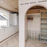 9 Person In * Skagen